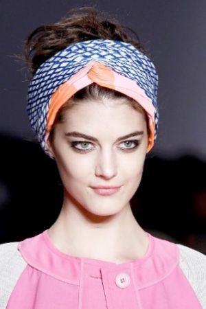 headscarves - marc-by-marc-jacobs-rtw-ss2013-details.jpg